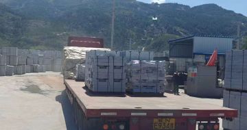 韶关 芝麻白仿形路沿石，直形路沿石