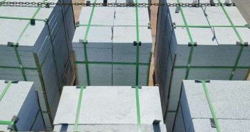 韶关 芝麻白花岗岩5公分地铺石 花岗岩厂家工厂装车日常