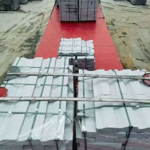 韶关 芝麻白仿形加直形路沿石出货日常