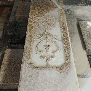 韶关 黄金麻花岗岩异形加工雕刻栏杆大柱