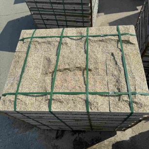 韶关 黄金麻花岗岩石材自然面蘑菇石成品