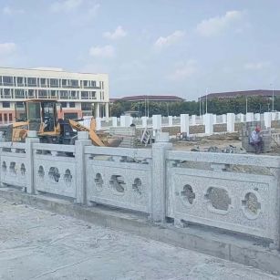 韶关 白麻花岗岩荔枝面河道栏杆