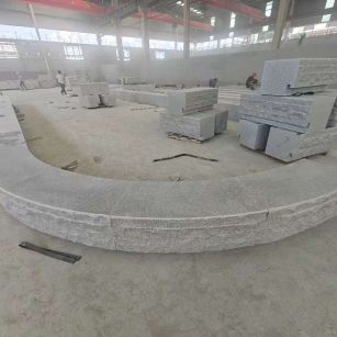 韶关 芝麻白异形坐凳，自然面光面弧形加工