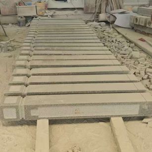 韶关 芝麻白异形加工雕刻-栏杆大柱，方柱