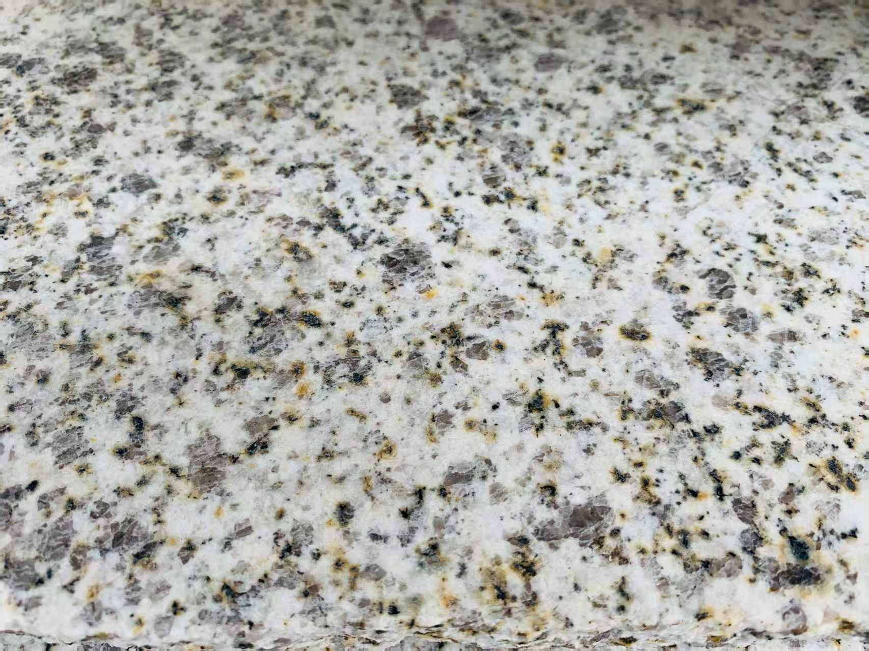 韶关 黄金麻花岗岩石材浅黄光面