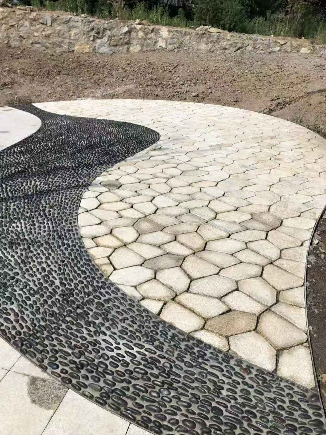 韶关 黄金麻冰裂纹地铺石工地铺装案例