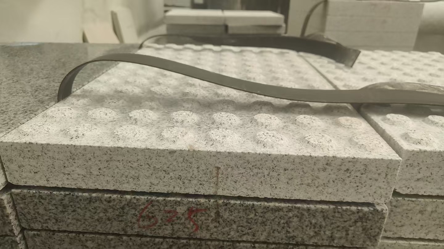 韶关 芝麻白花岗岩6.0公分荔枝面五轴加工雕刻盲点