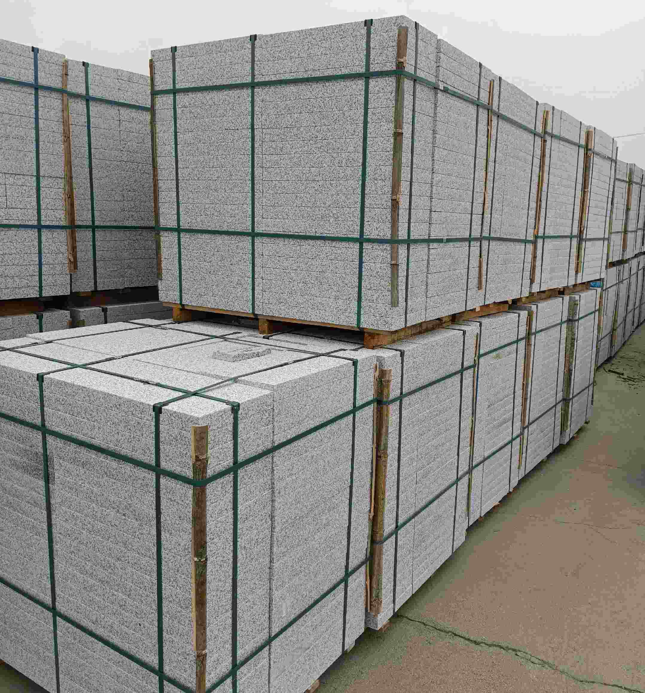 韶关 白麻花岗岩石材荔枝面地铺石（300*600*50）