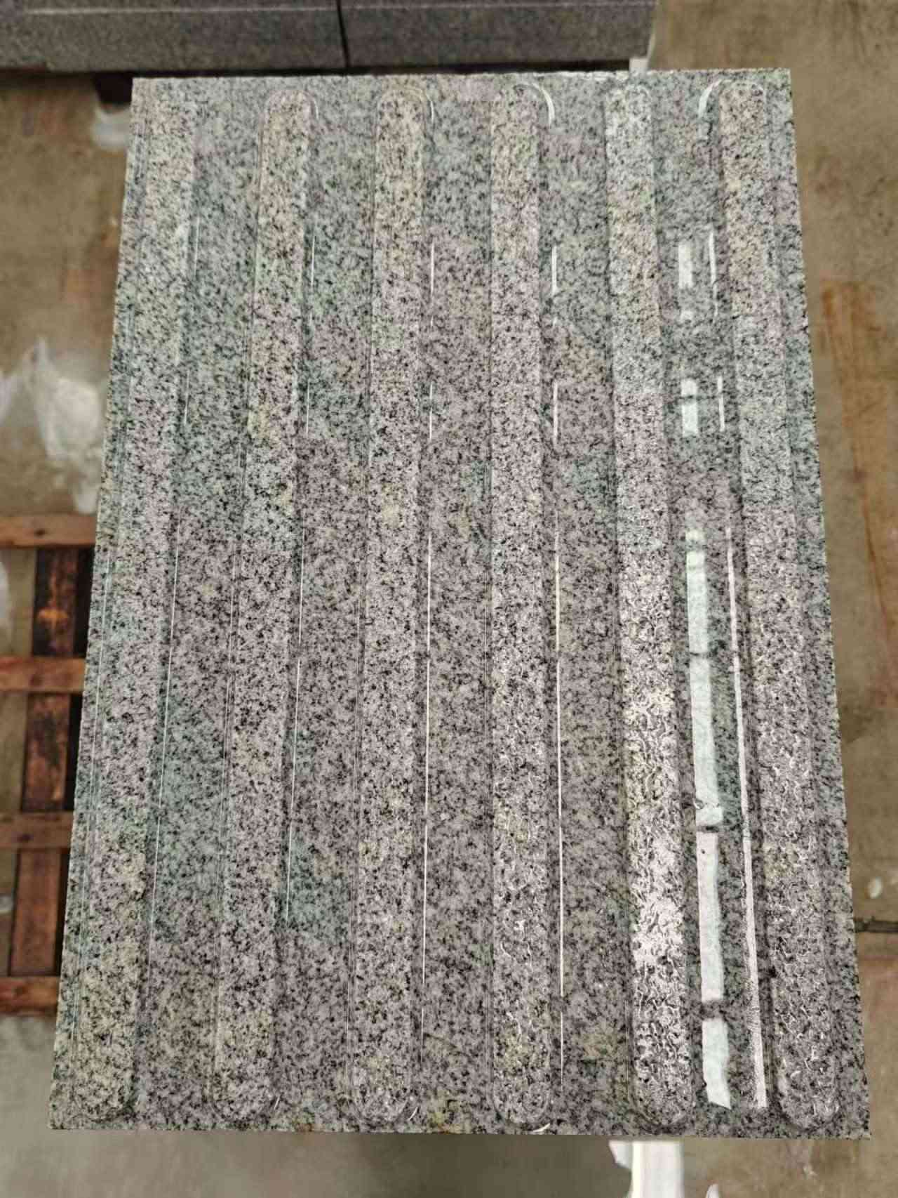 韶关 芝麻白花岗岩荔枝面雕刻盲道，盲条