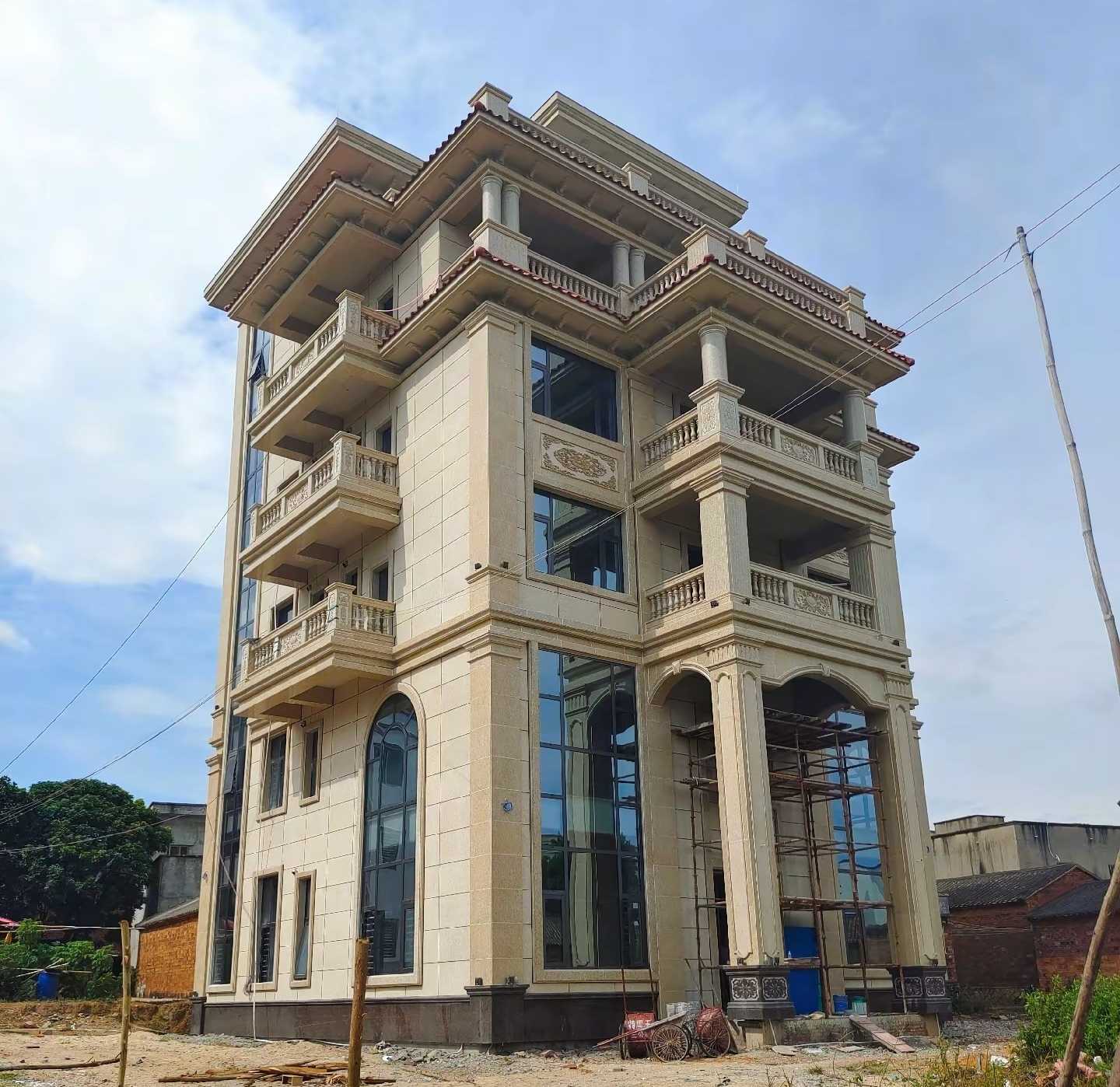 韶关 黄金麻花岗岩石材别墅外墙干挂搭配（雕花栏杆花瓶柱门楼罗马柱）