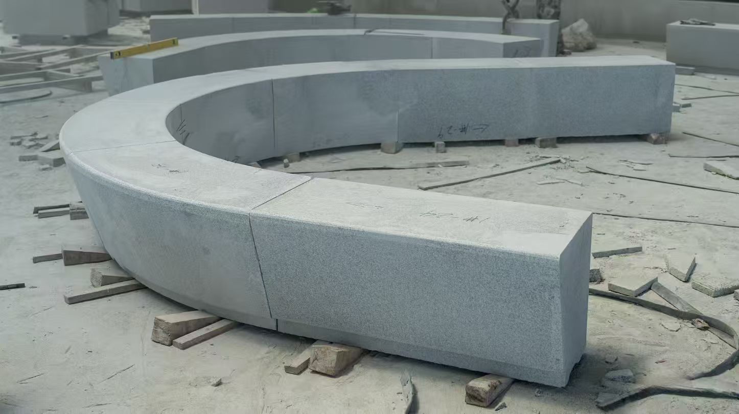 韶关 芝麻白花岗岩光面弧形坐凳