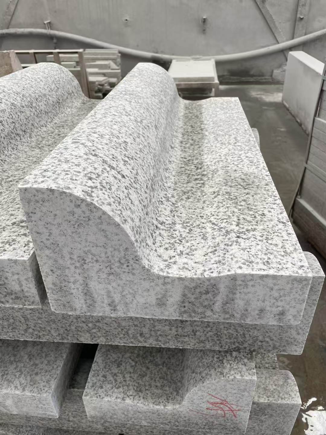 韶关 白麻花岗岩S型路沿石，路侧石，马路牙子等