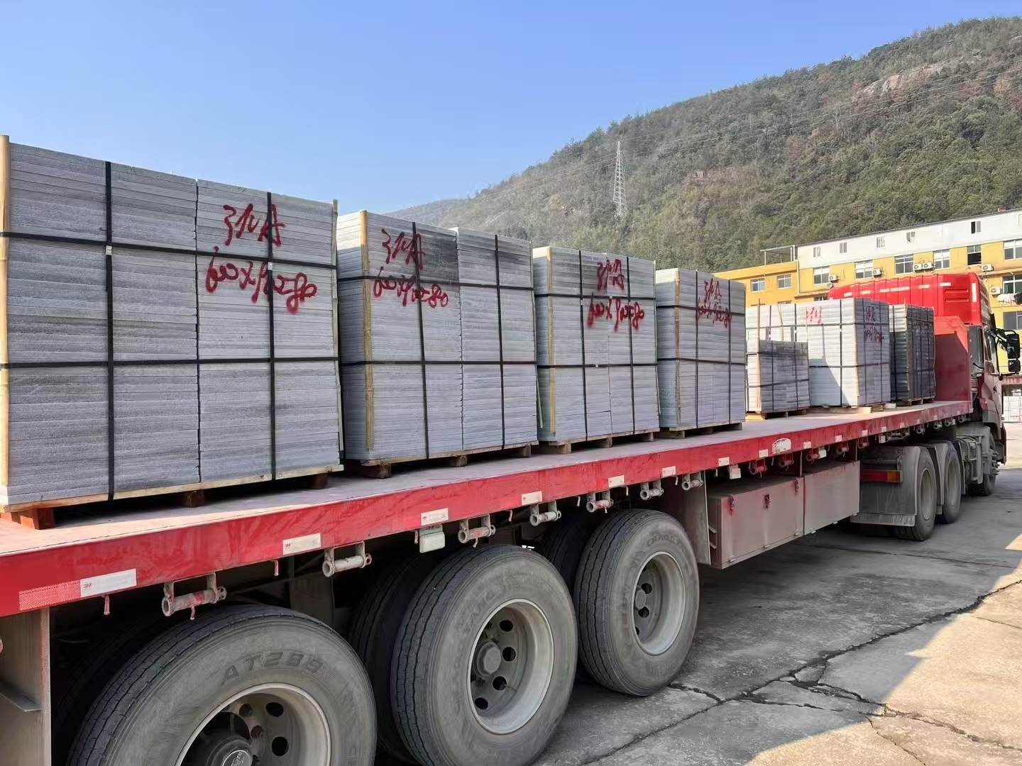 韶关 芝麻灰地铺石出货日常