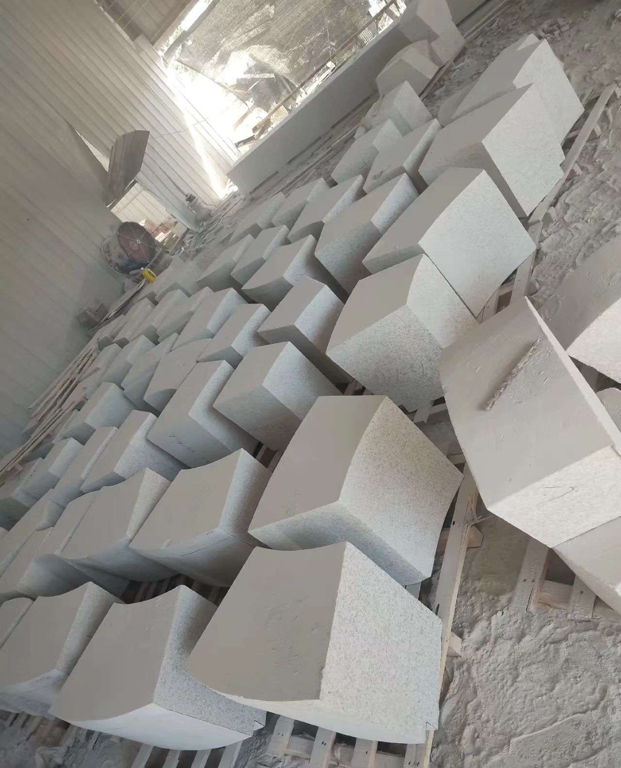 韶关 白麻花岗岩异形坐凳