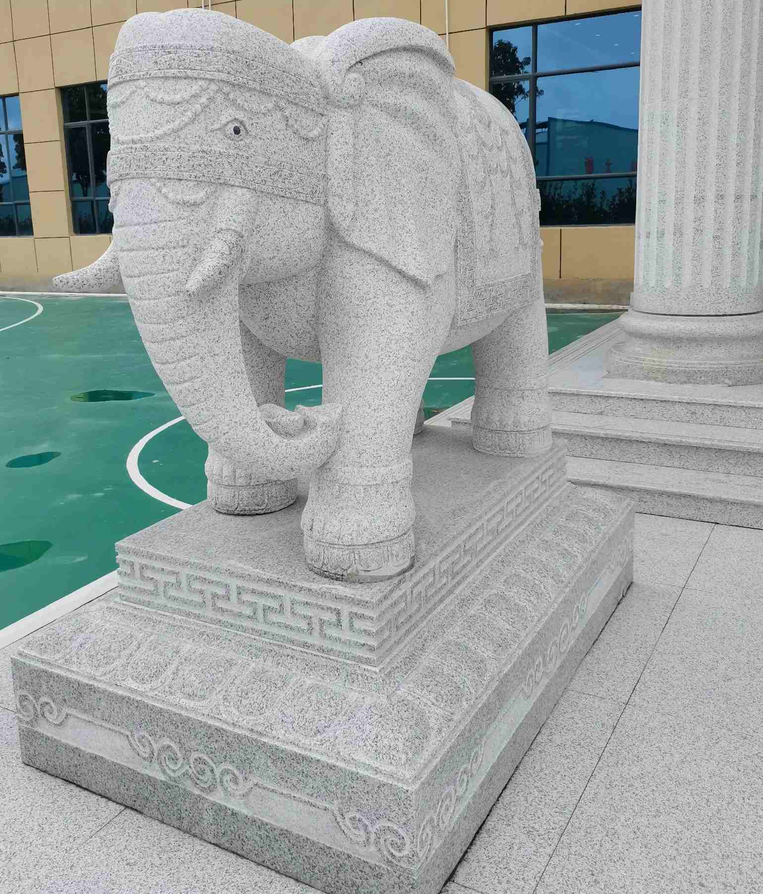 韶关 白麻花岗岩动物异形石雕-大象