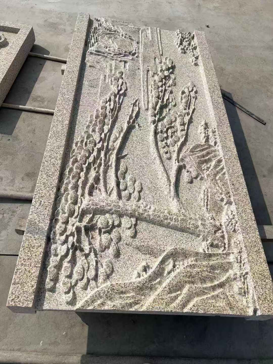 韶关 黄金麻雕刻板浮雕迎客松