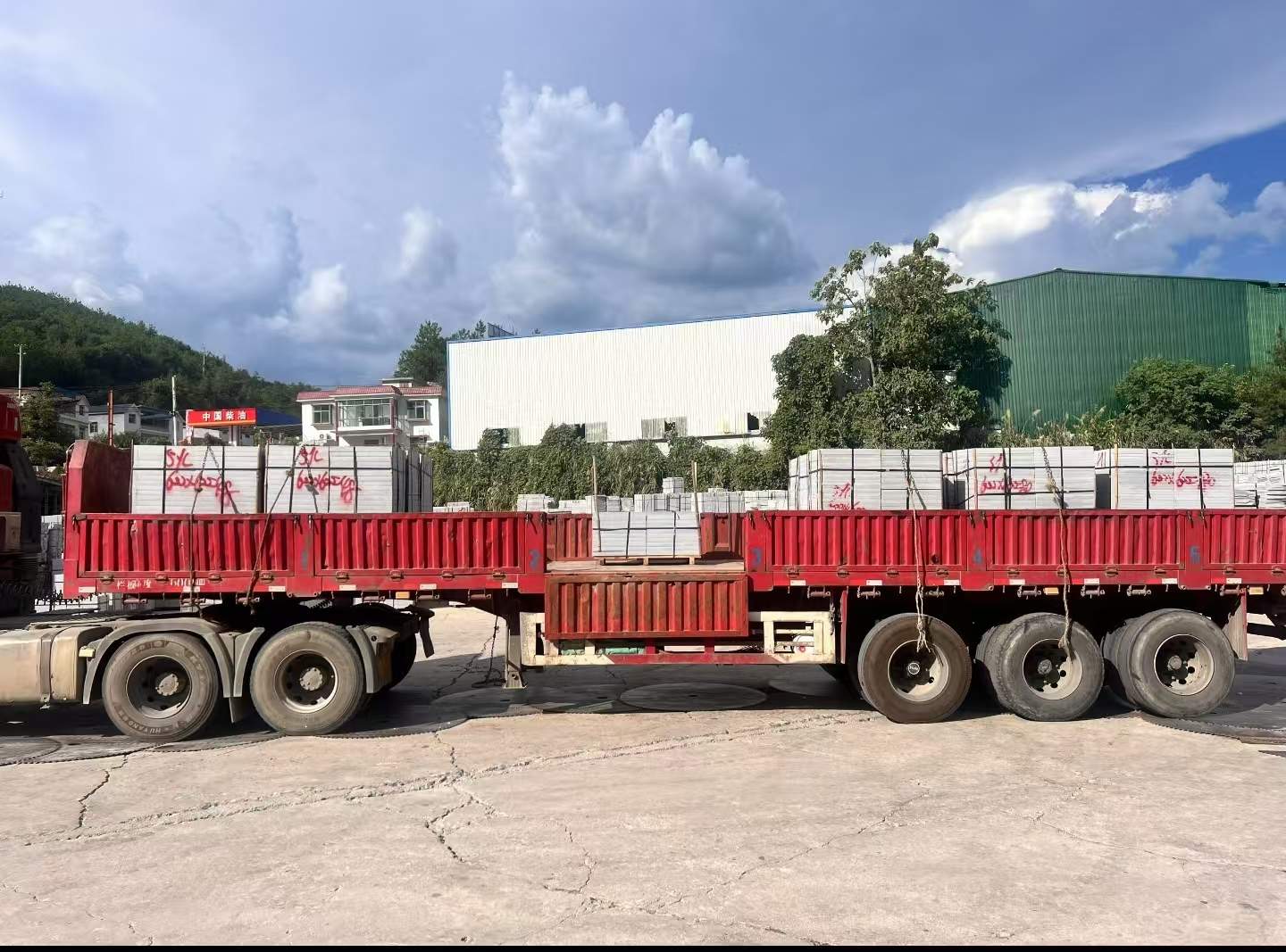 韶关 芝麻灰花岗岩地铺石出货日常