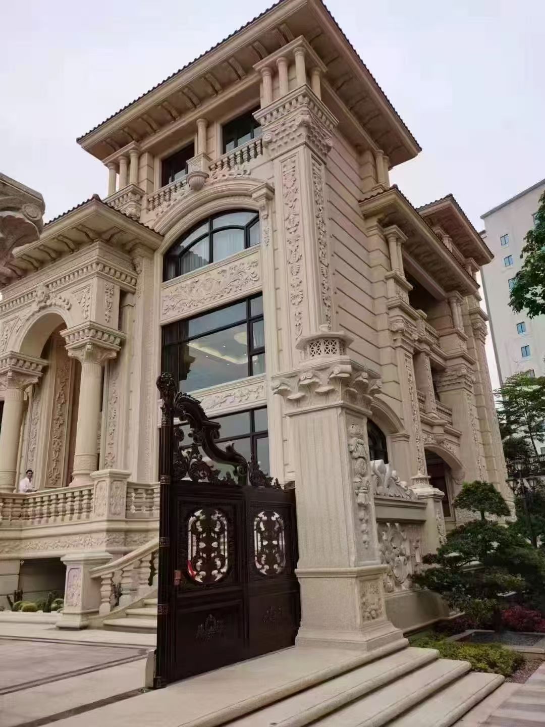 韶关 黄金麻花岗岩别墅外墙干挂效果展示