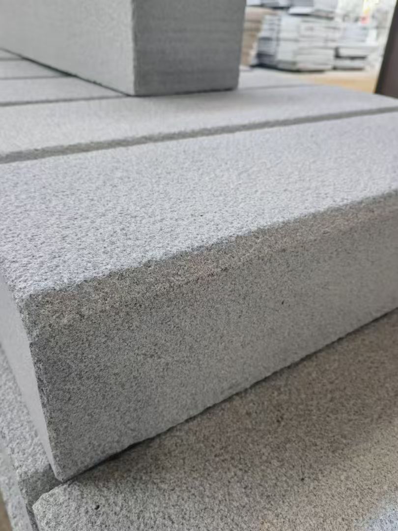 韶关 芝麻灰荔枝面路沿石